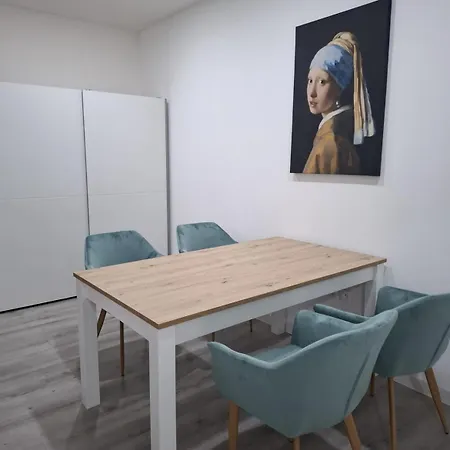 Palace Lane Apartment