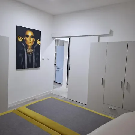 Palace Lane Apartment